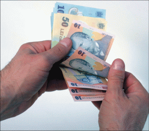 Banca Naţională a României a afişat un curs de referinţă, valabil astăzi, de 4,1684 lei pentru un euro.