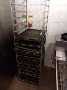 Piaţa Gorjului şi Piaţa Veteranilor din Capitală, sancţionate de ANPC