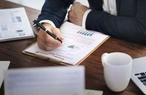 Bancherii: Ciclicitatea crizelor economice - argumentul principal pentru adoptarea deciziilor potrivite în sistemul financiar