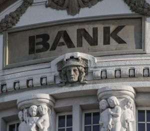 Fed: Băncile americane înăspresc standardele de creditare