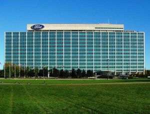 CEO Ford: Producătorii chinezi sunt cei mai mari concurenţi ai Ford pe piaţa vehiculelor electrice