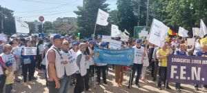 Sindicatele din învăţământ anunţă continuarea grevei