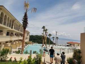Halkidiki începe să se adreseze turiştilor cu pretenţii