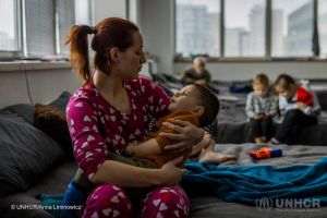 UNHCR face apel la acţiuni colective; Numărul strămutărilor forţate atinge un nou record în 2022 