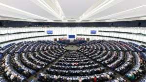 Parlamentul vrea ca Ucraina să adere la NATO