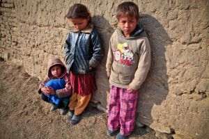 Organizaţia Salvaţi Copiii a corelat sărăcia familiilor cu notele elevilor
