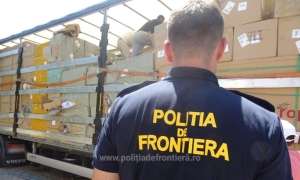 Bunuri contrafăcute, în valoare de peste 2.000.000 lei, descoperite într-un autocamion în PTF Calafat