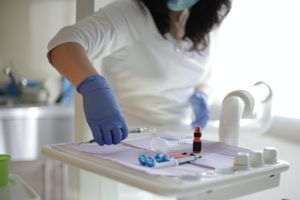Locuri de muncă aflate la mare căutare: şofer şi asistentă medicală 