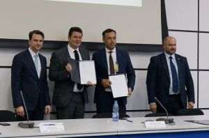 De la stânga la dreapta:Sebastian Burduja (Ministrul Energiei), Cosmin Ghiţă (director general Nuclearelectrica), Victor Bânzari (Directorul interimar al Energocom), Victor Parlicov (Ministrul moldovean al Energiei)