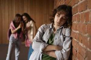 Combaterea violenţei în şcoli, "temă de vacanţă" pentru autorităţi