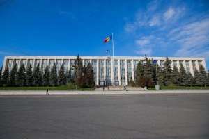 Ambasada Rusiei la Chişinău anunţă că îşi va suspenda temporar serviciile consulare