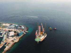 Un petrolier rusesc a fost lovit de drone ucrainene în strâmtoarea Kerci, anunţă presa rusă