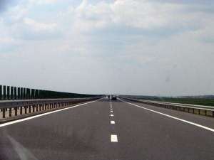 Infotrafic: "Se circulă în condiţii de ploaie torenţială cu acumulare de apă pe carosabil şi vizibilitate redusă, pe Autostrada Soarelui"