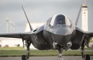 MApN cere Parlamentului să aprobe achiziţionarea a 32 de avioane F35