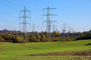 TradeVille: Transelectrica are beneficii din reducerea volatilităţii preţurilor şi din majorarea producţiei de energie