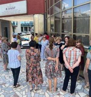 Angajaţii din sistemul fiscal continuă protestele