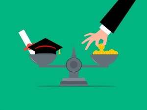 Bursele ANIS 2023 oferă granturi de 5.000 de euro cadrelor universitare ce folosesc metode inovatoare de predare