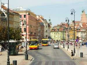 Polonia ar putea extrăda cetăţenii ucraineni care fug de război