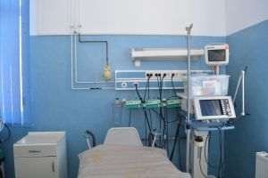 Primul pacient român tratat în străinătate după exploziile de la Crevedia a revenit cu bine în ţară