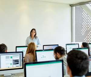 Asociaţia Techsoup: Unu din doi profesori români a auzit de inteligenţă artificială