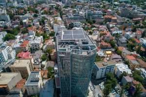 Clădirile de birouri Crystal Tower şi Metropolis ale PPF Real Estate din Bucureşti produc energie solară 