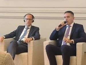 Photo: Peer Gebauer, Ambassador of the Federal Republic of Germany in Romania (left), Ioan-Florian Lixandru, State Secretary in the Ministry of Education (right).