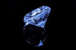 Ţările G7 vor să introducă un embargou privind importurile de diamante ruseşti.