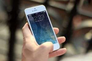 Apple lansează astăzi iOS 17