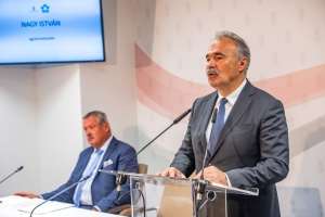 Ministrul maghiar al Agriculturii: "Factorii de decizie ai Uniunii Europene sunt îndrumaţi de capitalişti internaţionali"