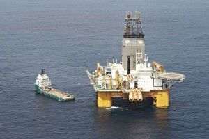 Preţurile petrolului au scăzut cu aproximativ 1% ieri