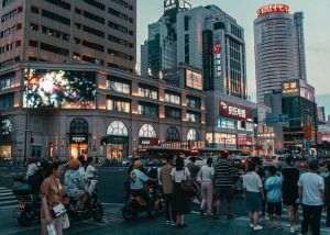 UE şi China au decis să reia dialogul pentru a soluţiona diferenţele comerciale