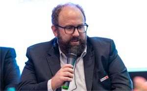 Josh Zacharias, Azomureş: "Avem nevoie de un cadru care să ne permită să facem tranziţia către energia verde"