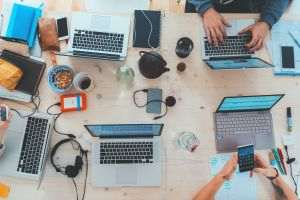 Mass-media: G7 va facei azi un cod de conduită pentru companiile care dezvoltă sisteme avansate de IA