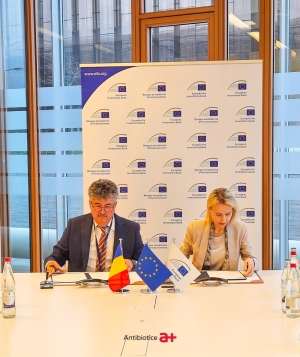Comisarul European pentru Economie, Paolo GENTILONI şi Vicepresedinta BEI Teresa CZERWINSKA