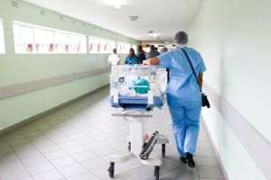 BBC: Directorul spitalului Al-Shifa, din Gaza, afirmă că unitatea sanitară a rămas fără apă şi fără rezerve de oxigen