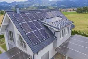 Potenţial major de dezvoltare a pieţei de baterii pentru stocarea energiei produse de sistemele fotovoltaice