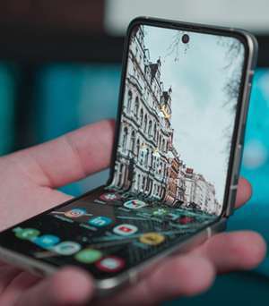 Reuters: Vânzările globale de smartphone-uri au crescut în octombrie
