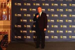 Ciucă, despre o demisie a lui Cîţu din grupul PNL: "Este o chestiune de onoare"