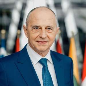 Geoană: "Toţi aparţinem unei singure naţiuni; Să-i dăm şansa unui nou început"