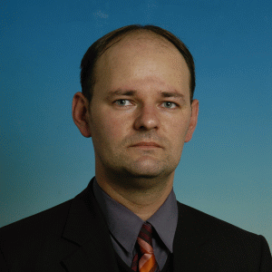Co-preşedintele UNMR, Zeno Sustac, consideră că procedura medierii va duce la degrevarea instanţelor de circa 15%-20% din procese.