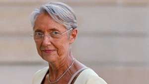 Şefa guvernului francez, Elisabeth Borne, a demisionat