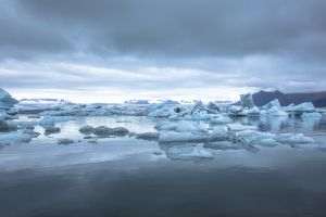 Calota glaciară din Groenlanda a pierdut o suprafaţă de 5.091 de kilometri pătraţi