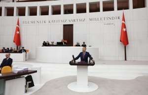 Fuat Oktay, şeful Comisiei de Afaceri Externe a Parlamentului şi membru de guvernământ al Partidului AK