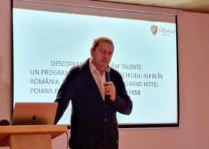 Domnul Ştefan Ţînţ şi-a exprimat nemulţumirea şi cu privire la extinderea domeniului schiabil din Poiana Braşov, extindere care ar fi trebuit să se realizeze până acum, pe baza unui studiu de prefezabilitate întocmit în urmă cu mai mulţi ani de o mare companie din străinătate, care a întocmit astfel de studii pentru mai multe domenii schiabile din Alpi şi chiar pentru domeniul schiabil care a fost folosit la Jocurile Olimpice de Iarnă, care s-au desfăşurat în 2018 la PyeongChang, în Coreea de Sud, fiind prima ediţie desfăşurată în Asia a acestei competiţii. (Sursa fotografiilor din galerie: facebook/ Primăria Municipiului Braşov)