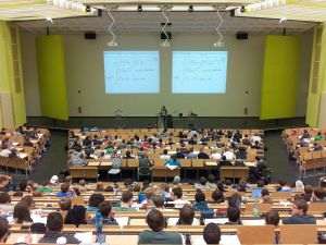 Codul de etică şi deontologie universitară, pus în dezbatere publică