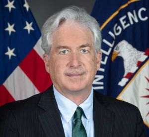 Şeful CIA, William J. Burns: "Pentru a fi un serviciu de informaţii eficient din secolul al XXI-lea, CIA trebuie să îmbine o stăpânire a tehnologiilor emergente cu abilităţile interpersonale şi îndrăzneala individuală care au fost întotdeauna în centrul profesiei noastre. Asta înseamnă să echipezi ofiţerii de operaţiuni cu instrumentele şi echipamentele necesare, pentru a efectua spionaj într-o lume în care supravegherea tehnologică este o constantă, şi să le oferi analiştilor modele sofisticate bazate pe inteligenţa artificială care pot sintetiza cantităţi uriaşe de informaţii". (Sursa foto: https://www.cia.gov/about/director-of-cia/)