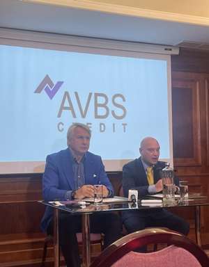 AVBS Credit îşi lansează propriul sistem naţional de francizare