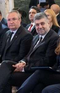 Politica paşilor mici