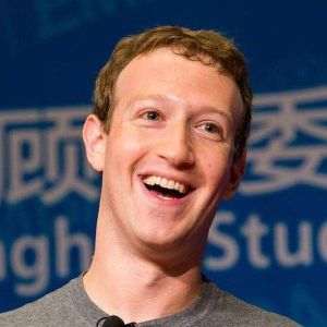 AFP: Mark Zuckerberg a discutat cu prim-ministrul nipon despre Inteligenţa Artificială 