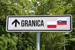 Dpa: "Polonia ridică controalele temporare la frontiera cu Slovacia"